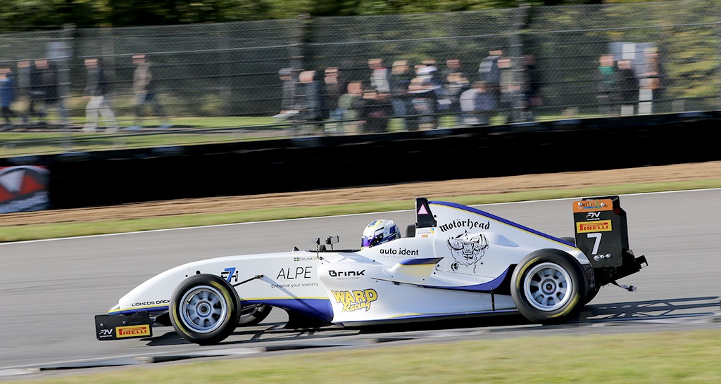 Enzo Hallman i Formula Nordic
(Foto: Motorsporten.dk)